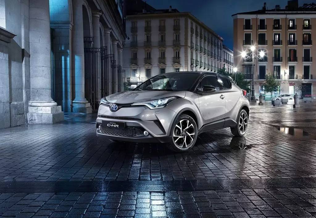 犀利新境界 丰田发布小型SUV C-HR官图