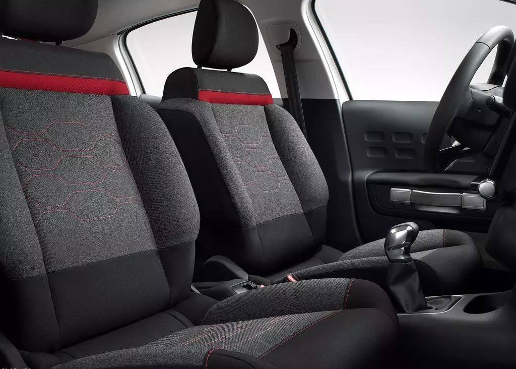 小型SUV再添猛将 雪铁龙发布C3官图