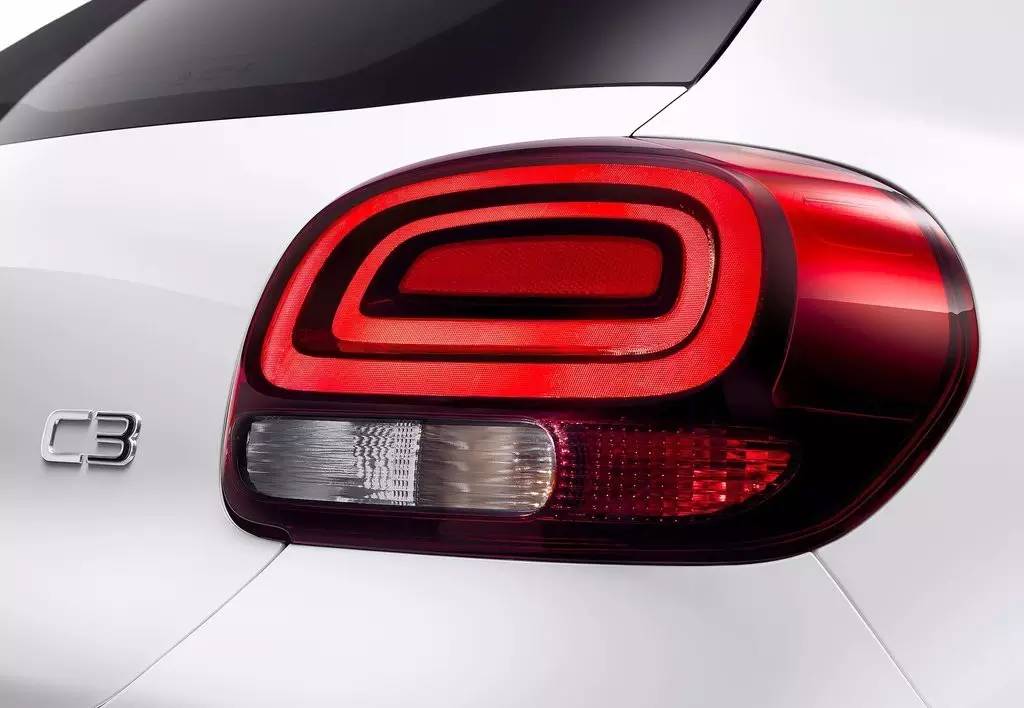 小型SUV再添猛将 雪铁龙发布C3官图