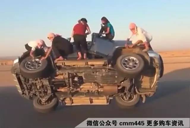 跪着看完 中东土豪高速上悬空换轮胎