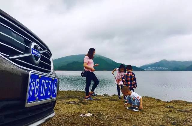 暴雨天开车带仔出游是一种怎样的体验