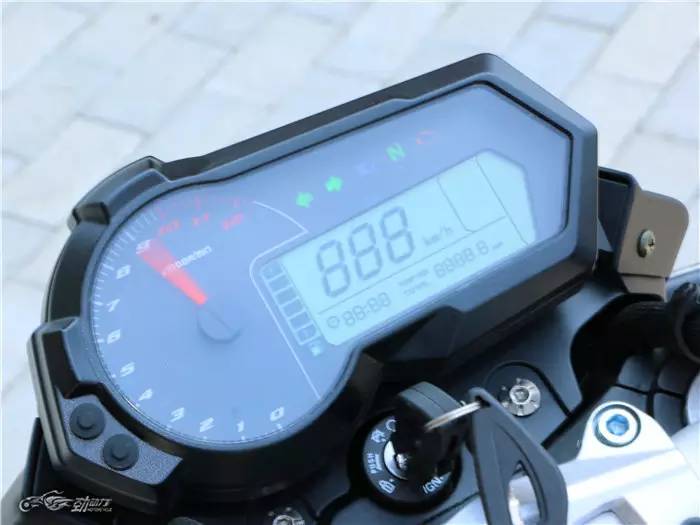 单车评测：贝纳利 TNT125（小暴龙）