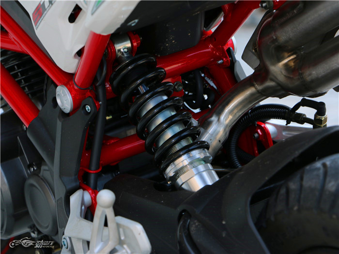 单车评测：贝纳利 TNT125（小暴龙）