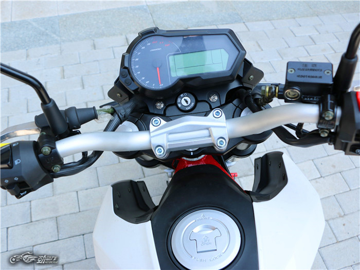 单车评测：贝纳利 TNT125（小暴龙）