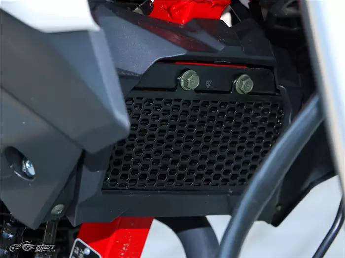 单车评测：贝纳利 TNT125（小暴龙）