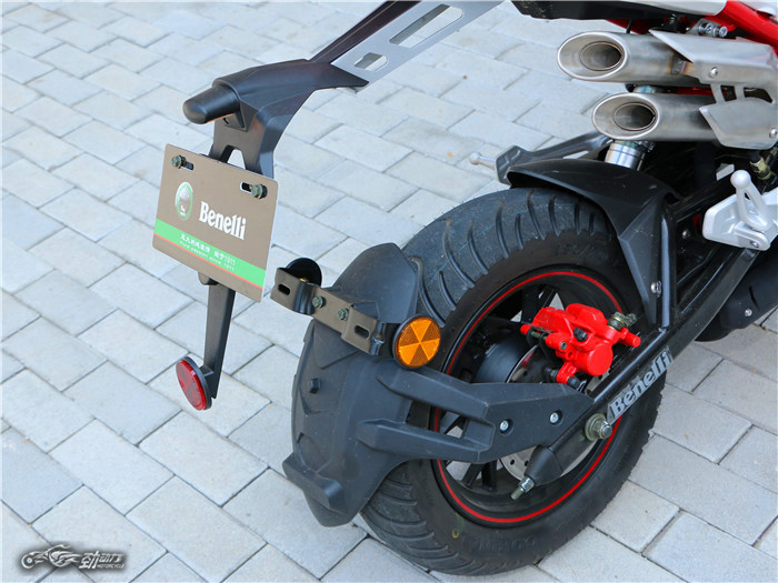 单车评测：贝纳利 TNT125（小暴龙）