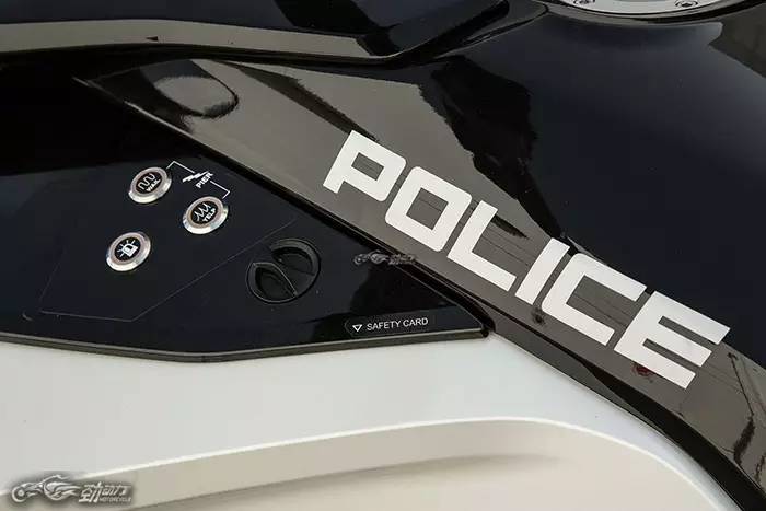 海外试驾——庞巴迪F3-P警车