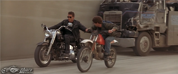 老电影：植入广告的哈雷肥仔