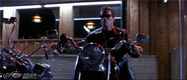 老电影：植入广告的哈雷肥仔