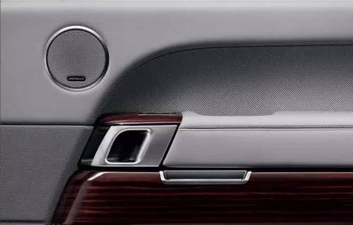 除了菲利普亲王 一直陪女王的居然还有它