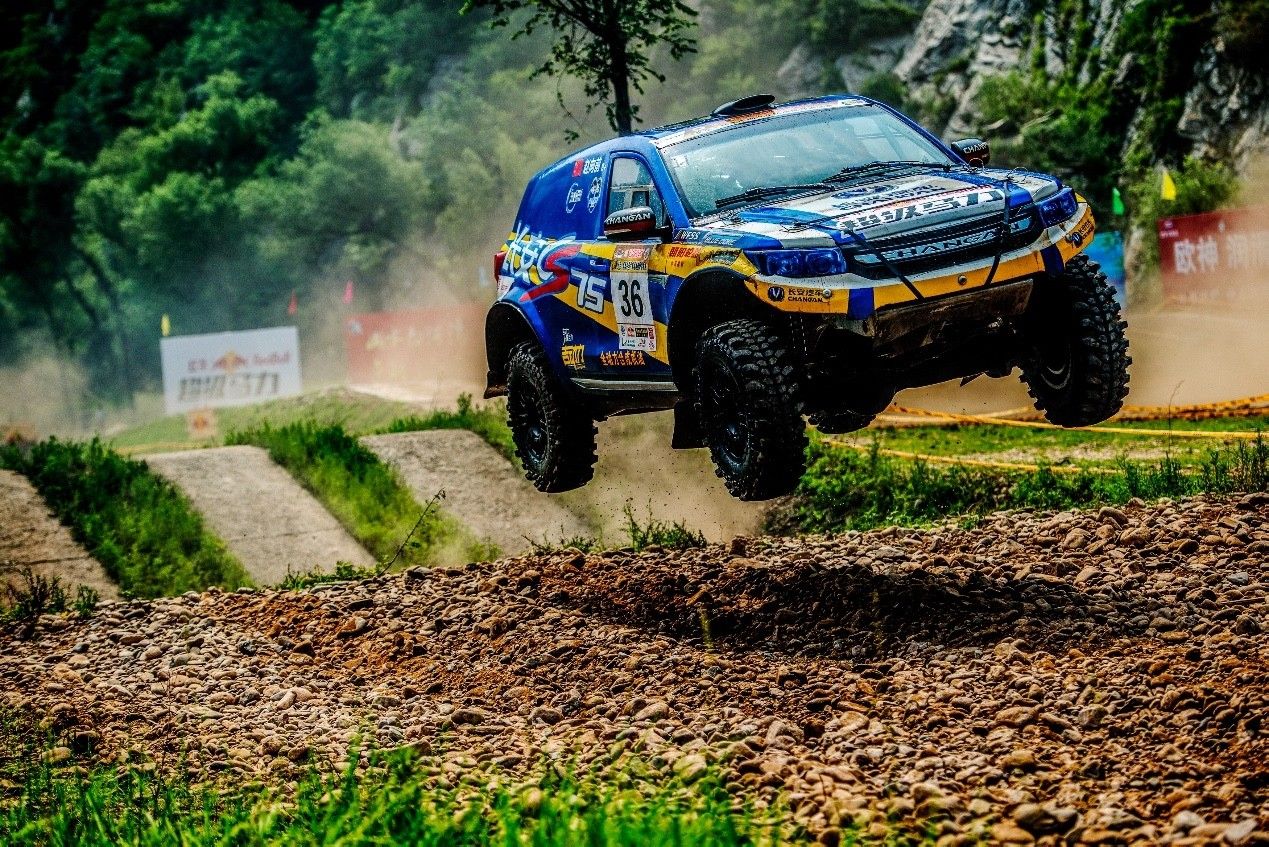 长安在赛道上也这么拼 到底是弄啥哩？