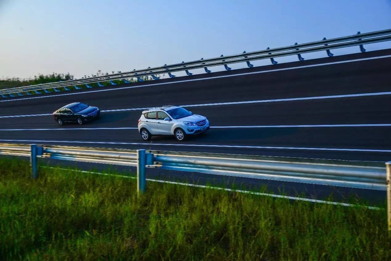 长安在赛道上也这么拼 到底是弄啥哩？