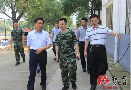 益阳市委副书记黎石秋督查指导沅江防汛工作