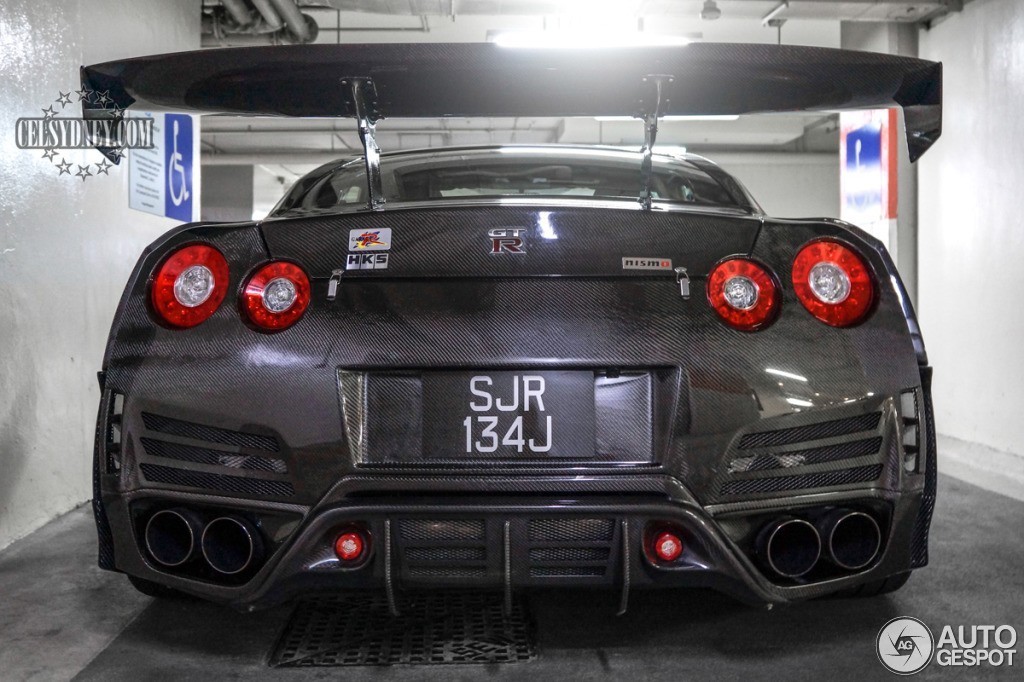 全碳NSX vs 全碳GTR 谁才是东瀛黑武士