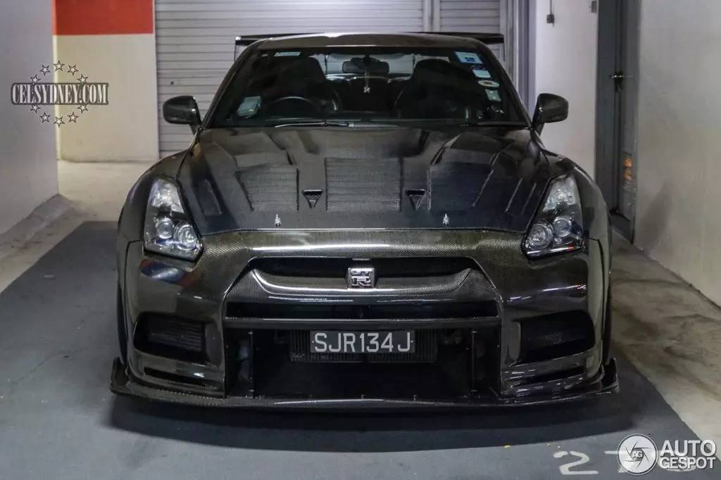 全碳NSX vs 全碳GTR 谁才是东瀛黑武士