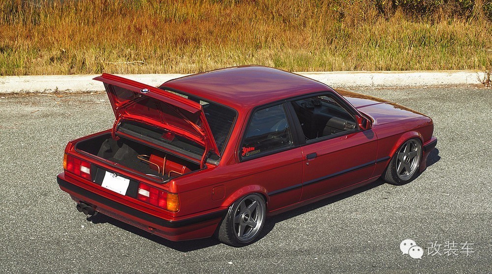 岁月带不走经典 宝马E30改装案例