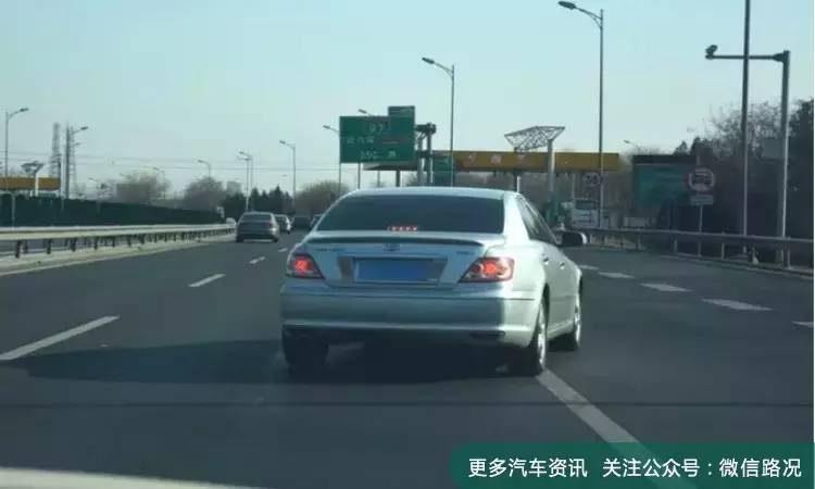 开车遇到危急时刻，这么做才能救命？