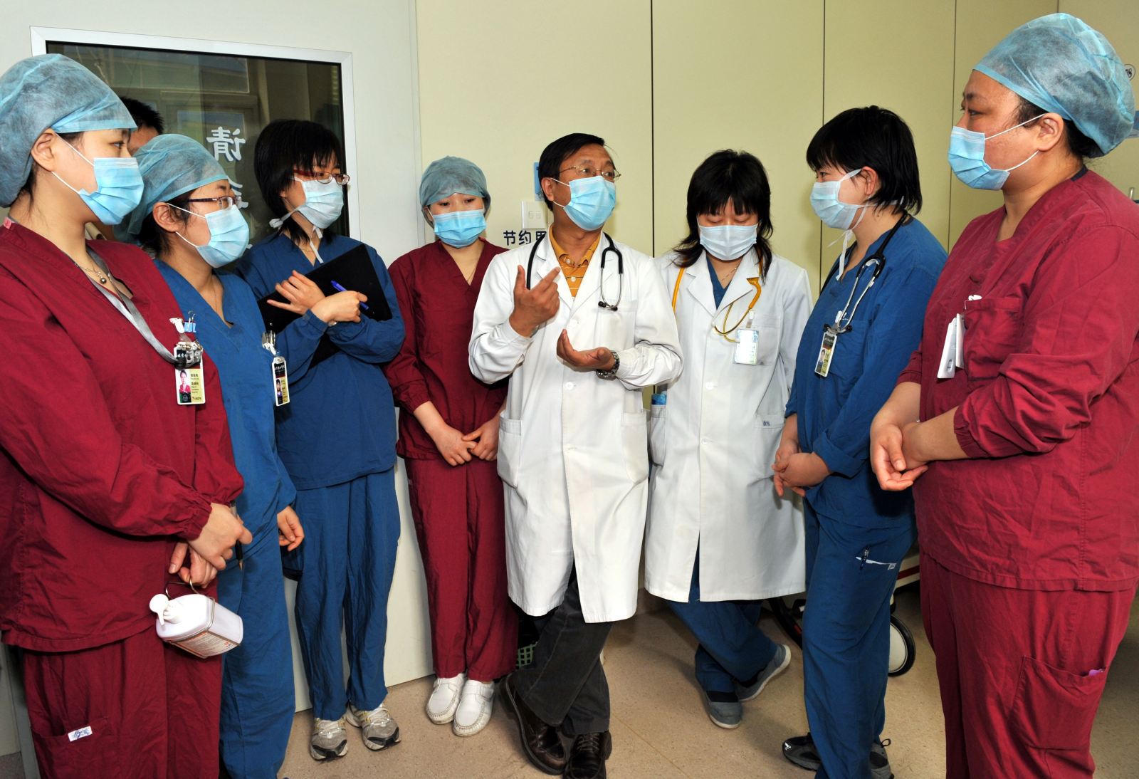 包含北京中医院代取报告代挂号协助沟通诊疗疑问，看病不再有困惑的词条