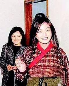 刘晓庆偷税章子怡诈捐被泼墨,偏偏赵薇翻身难