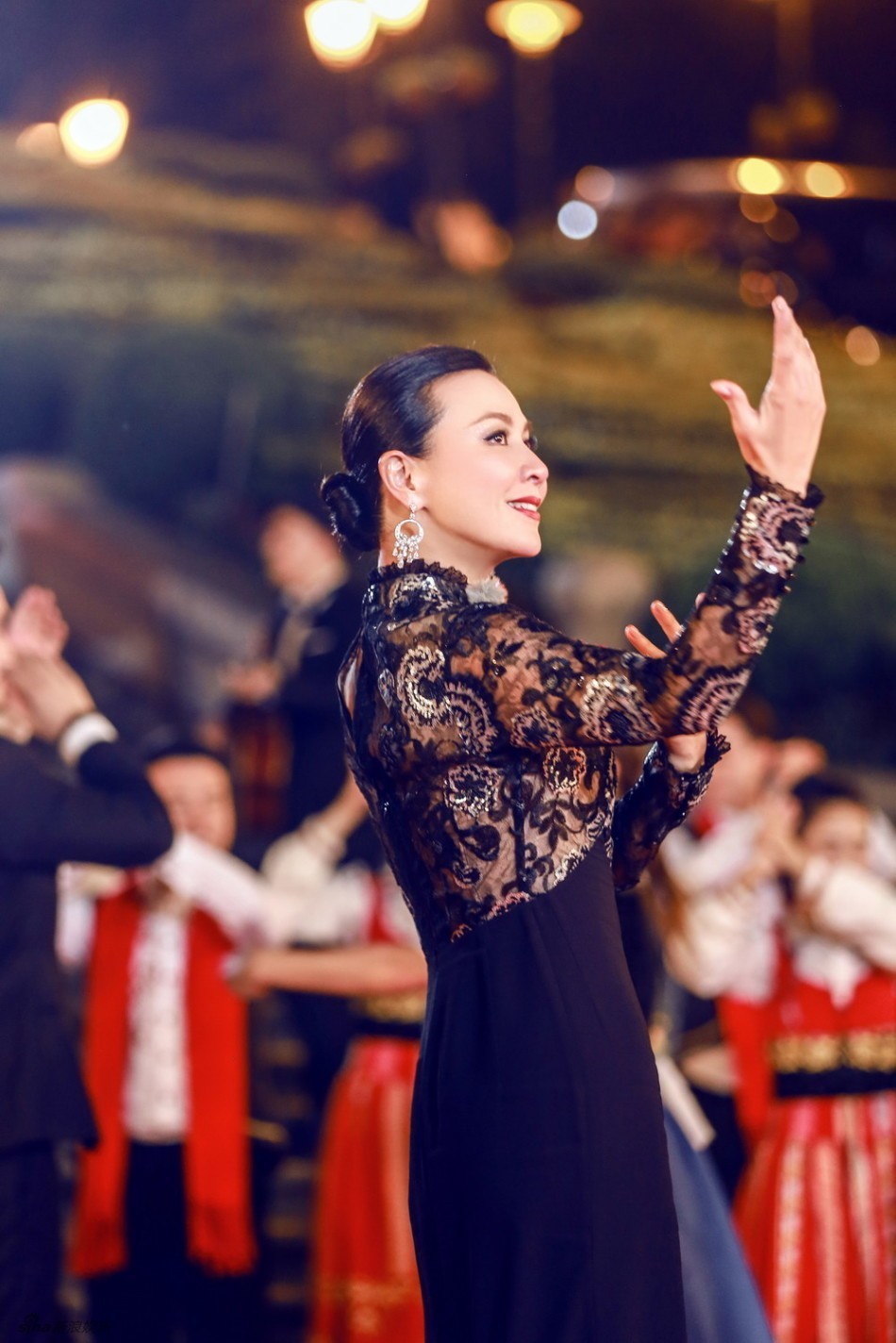 51岁的刘嘉玲也是逆生长,之前小编对刘嘉玲的印象就是皮肤不错,赡材