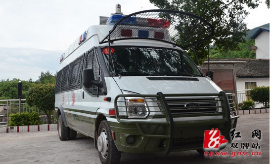 双牌县为武警中队配备全新防暴反恐警车