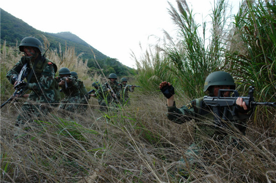 王镇:带兵有招的"精武队长"