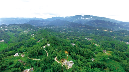 武隆"水帘洞"现"昆吾刀" 火炉镇喊你避暑看奇观