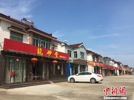 宜兴丁蜀打造"紫砂特色小镇" 当地从业者已逾10万人