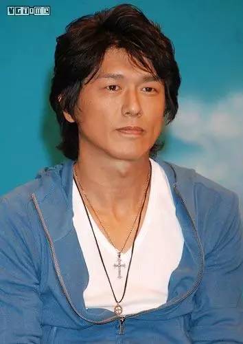 回来后,也想将他拉入土佐勤王党,然而随着他们的恩师——吉田东洋的死