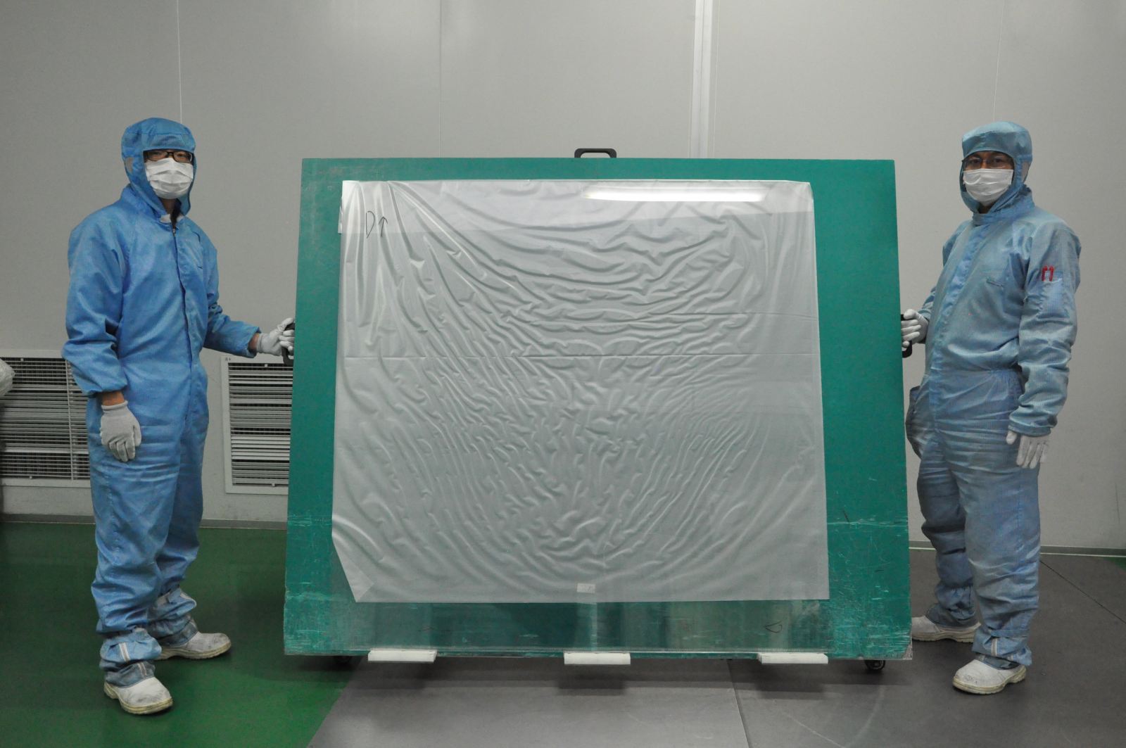 行业 | 手机屏幕摔不碎不是梦!国产电子玻璃基板亮相