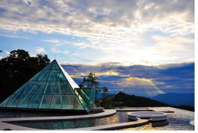 峨眉山涧秀丽景致 云中花岭人文奇观