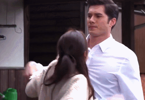 第三式:一言不合强行埋胸第二式:假惺惺真君子,睡一起只是为了保护你