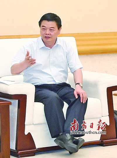阳江市委书记陈小山.
