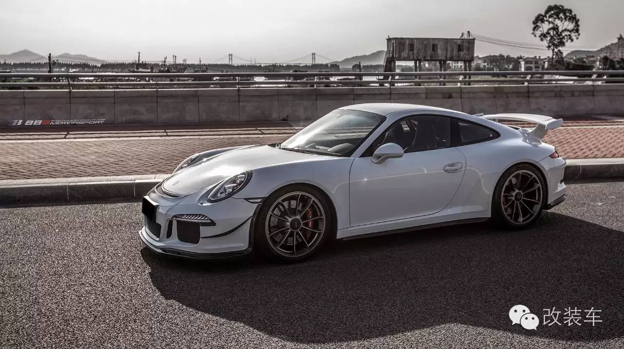 合法上路的赛车 保时捷911 GT3改装案例