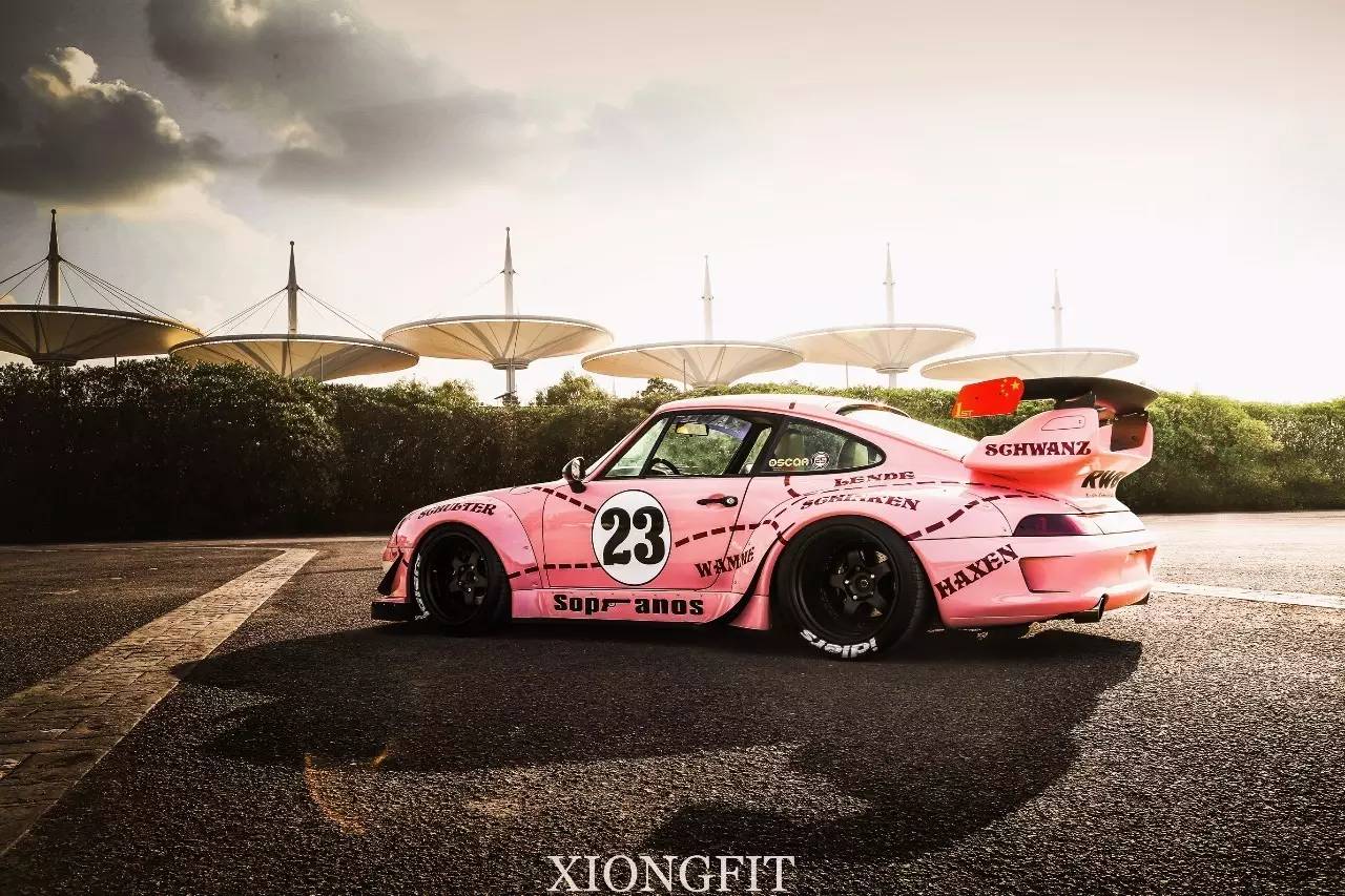 rwb 993 经典pinkpig涂装 大爱粉猪-新浪汽车