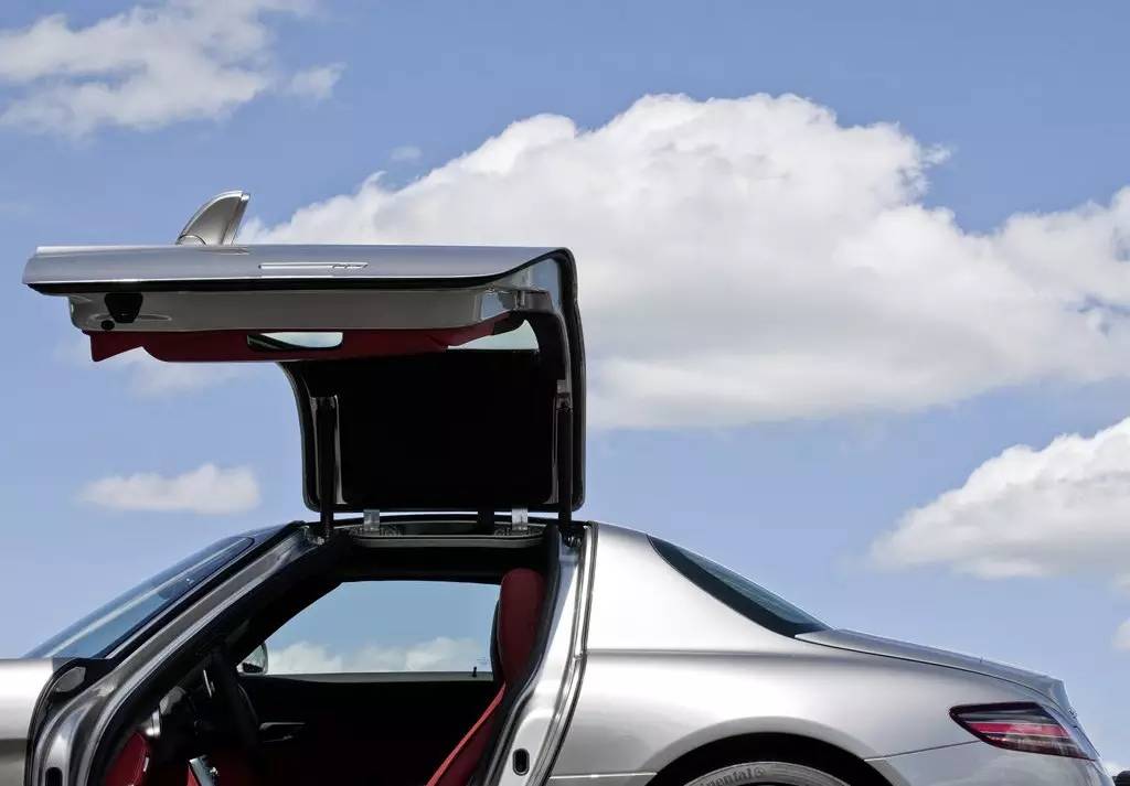 从Model X 问世60年前谈起 鸥翼门的真相