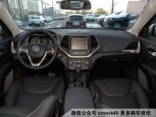 25万还考虑合资紧凑SUV？看看啥叫跨级！