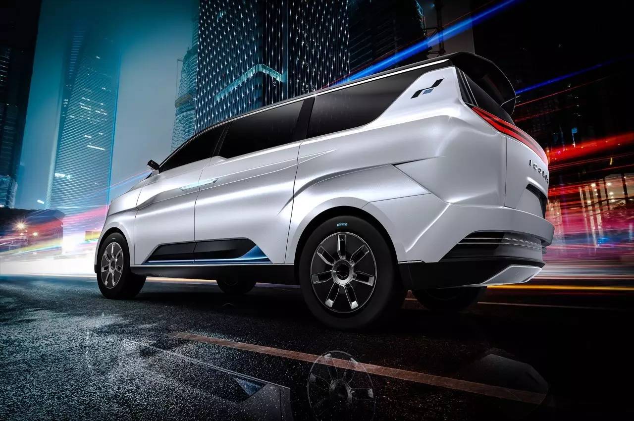 面向出租车行业的MPV亮相圆石滩