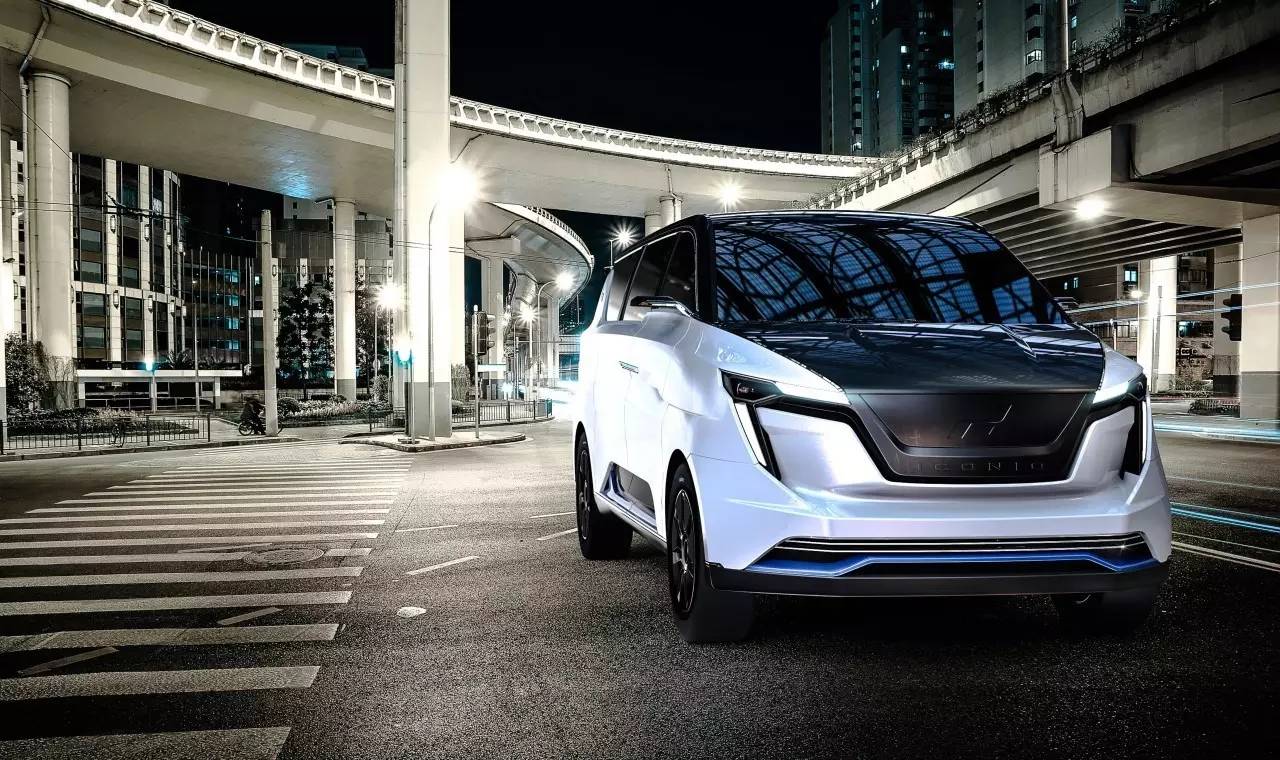 面向出租车行业的MPV亮相圆石滩