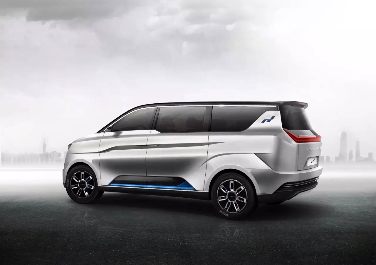 面向出租车行业的MPV亮相圆石滩