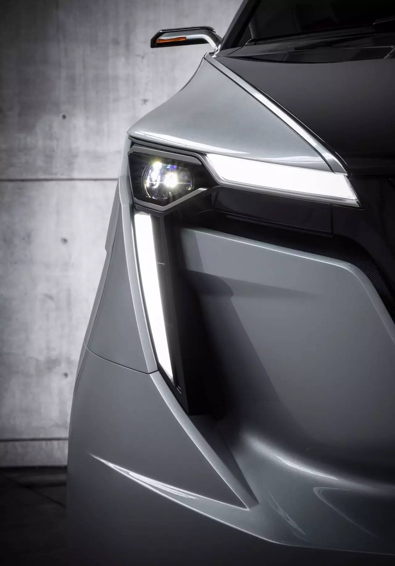 面向出租车行业的MPV亮相圆石滩