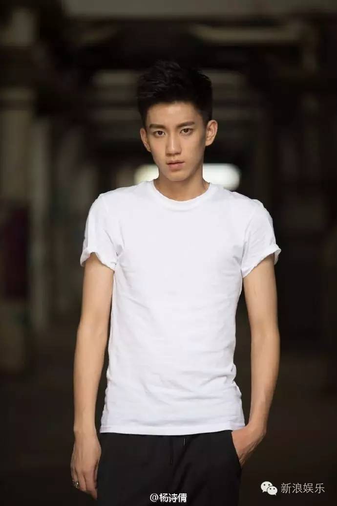 哒嗯,是的,那个就是池昌旭欧巴,nili小杨严之前还拍了旋风少女郭俊辰