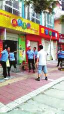 山东城管打砸小店