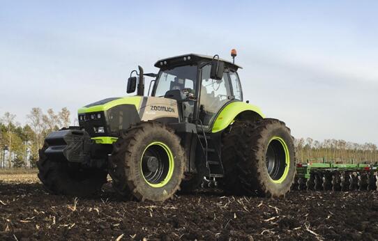 中联重科大马力拖拉机投入新疆农业生产
