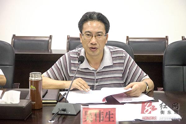 市委常委,纪委书记包昌林全程指导专题民主生活会.