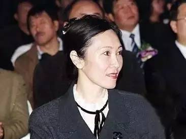首次曝光的顺丰老板娘,与王健林的妻子,谁更神秘?__财经头条