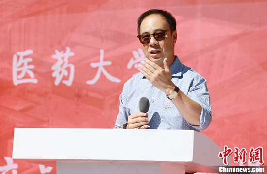 曾立品感恩母校捐赠千万 激励学生"立君子品"