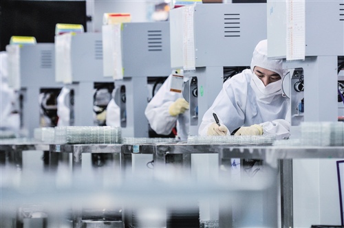 蓝思科技周群飞:路还很长 结缘苹果