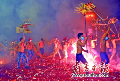 星子"火龙"闹中秋