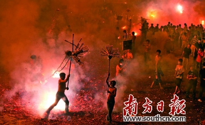 星子"火龙"闹中秋